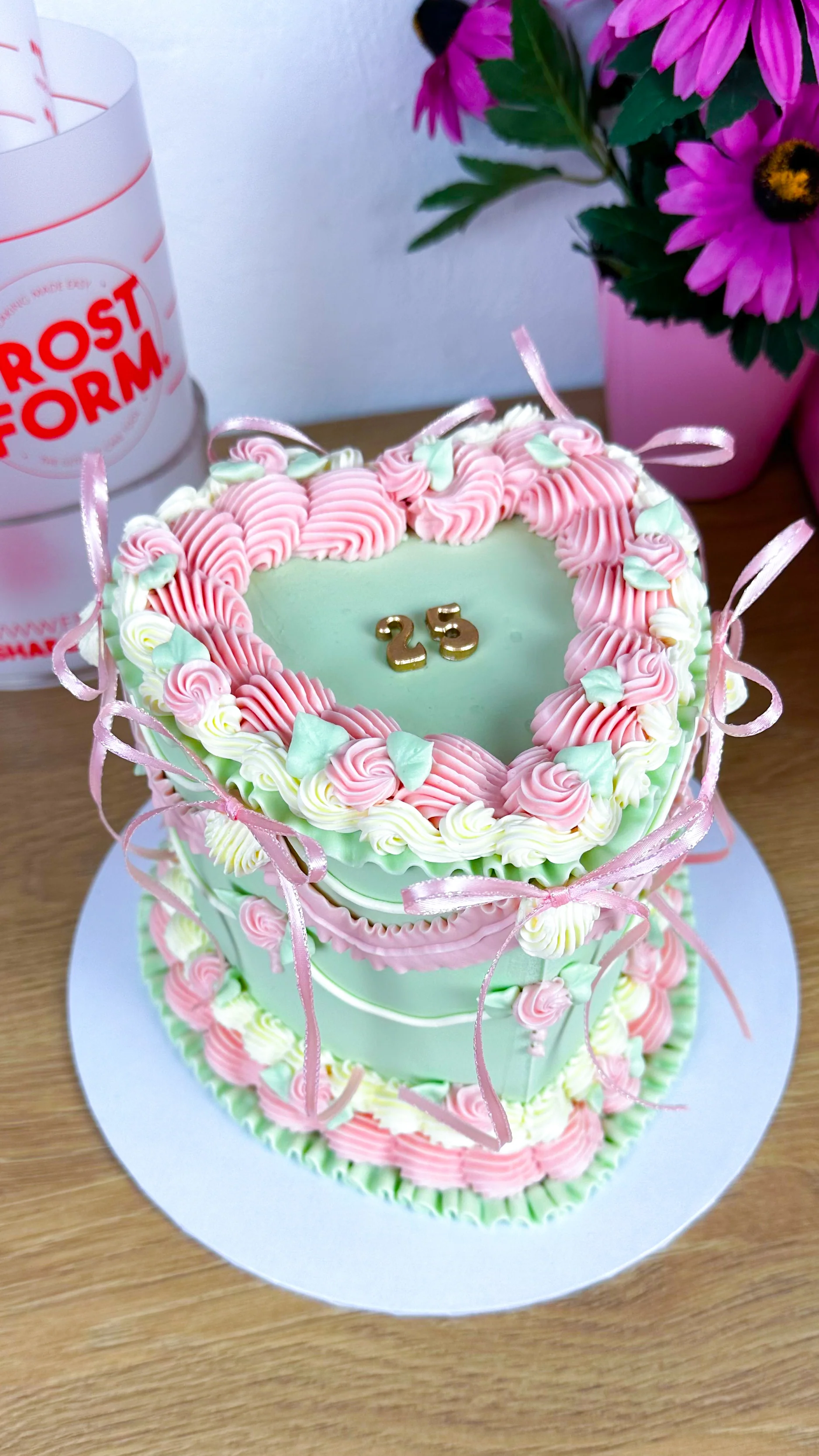 Frost Form - 6" - 15cm - Heart - Cake Decorating Kit - Buttercream & Ganache icing system - Image 15