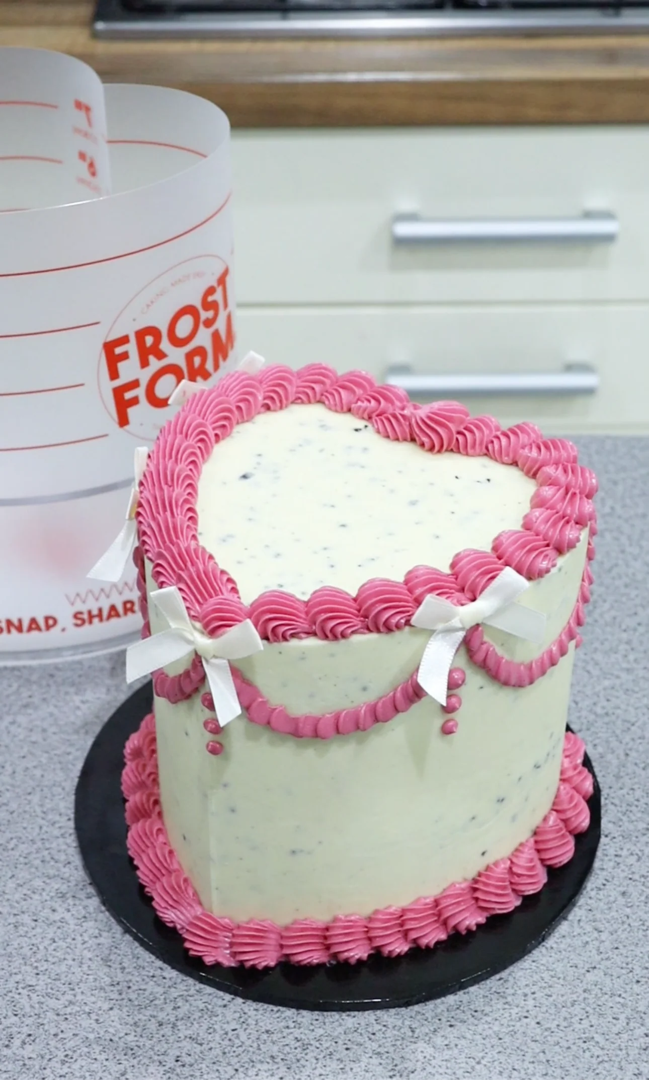 Frost Form - 6" - 15cm - Heart - Cake Decorating Kit - Buttercream & Ganache icing system - Image 18