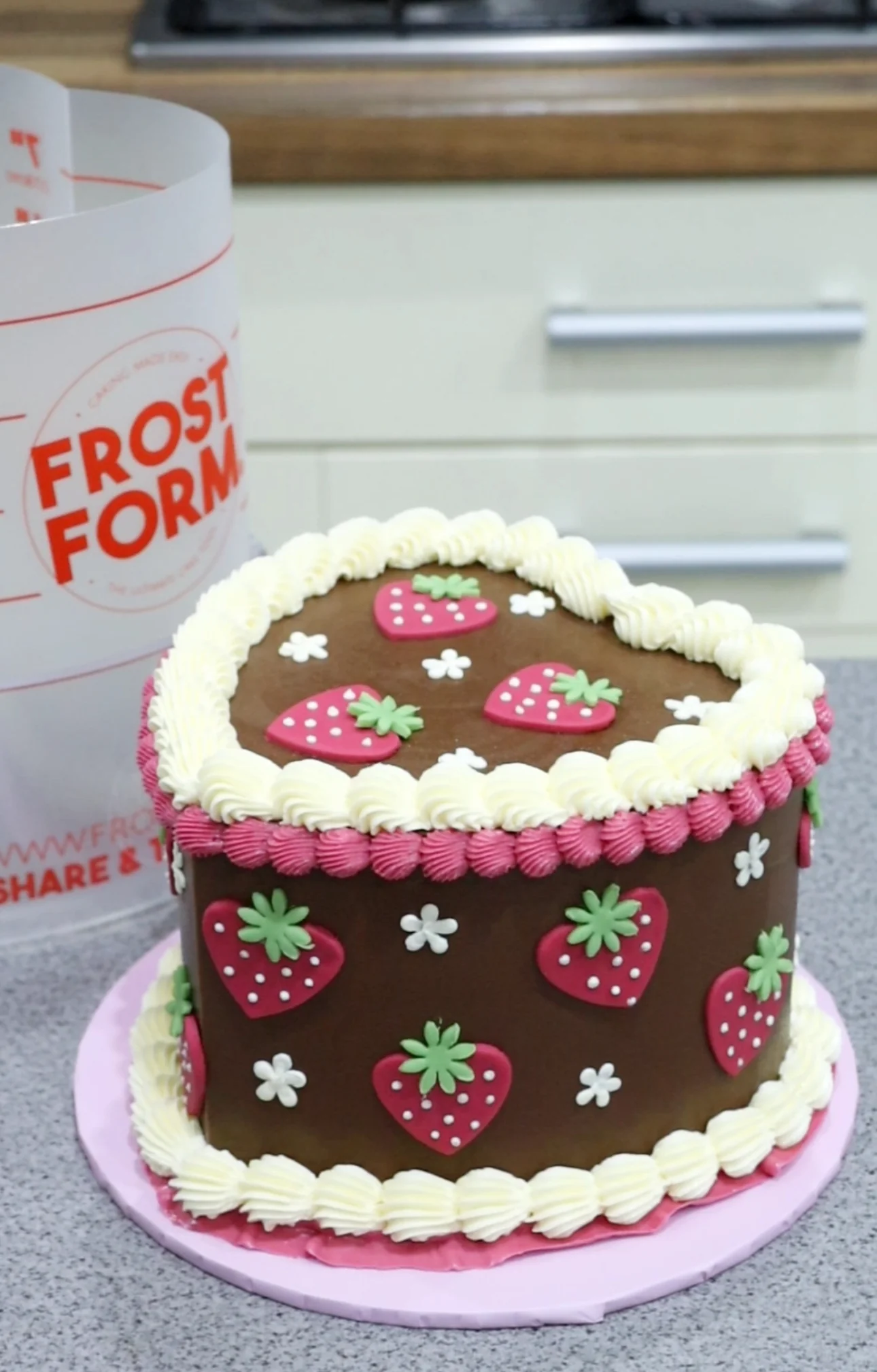 Frost Form - 6" - 15cm - Heart - Cake Decorating Kit - Buttercream & Ganache icing system - Image 20