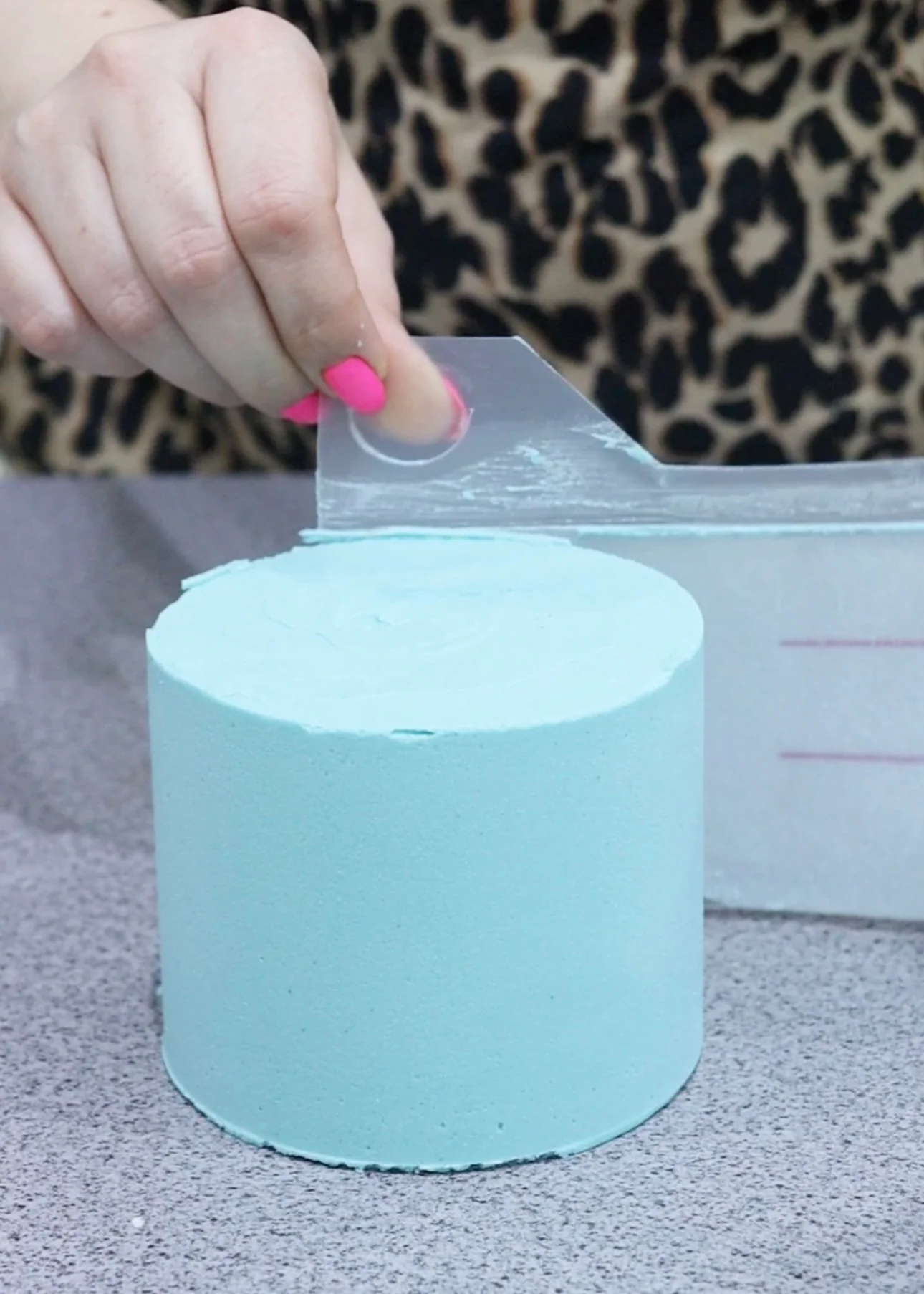 Frost Form - 4" (10cm) Bento Kit - Round Cake Decorating Kit - Buttercream & Ganache icing system - Image 5